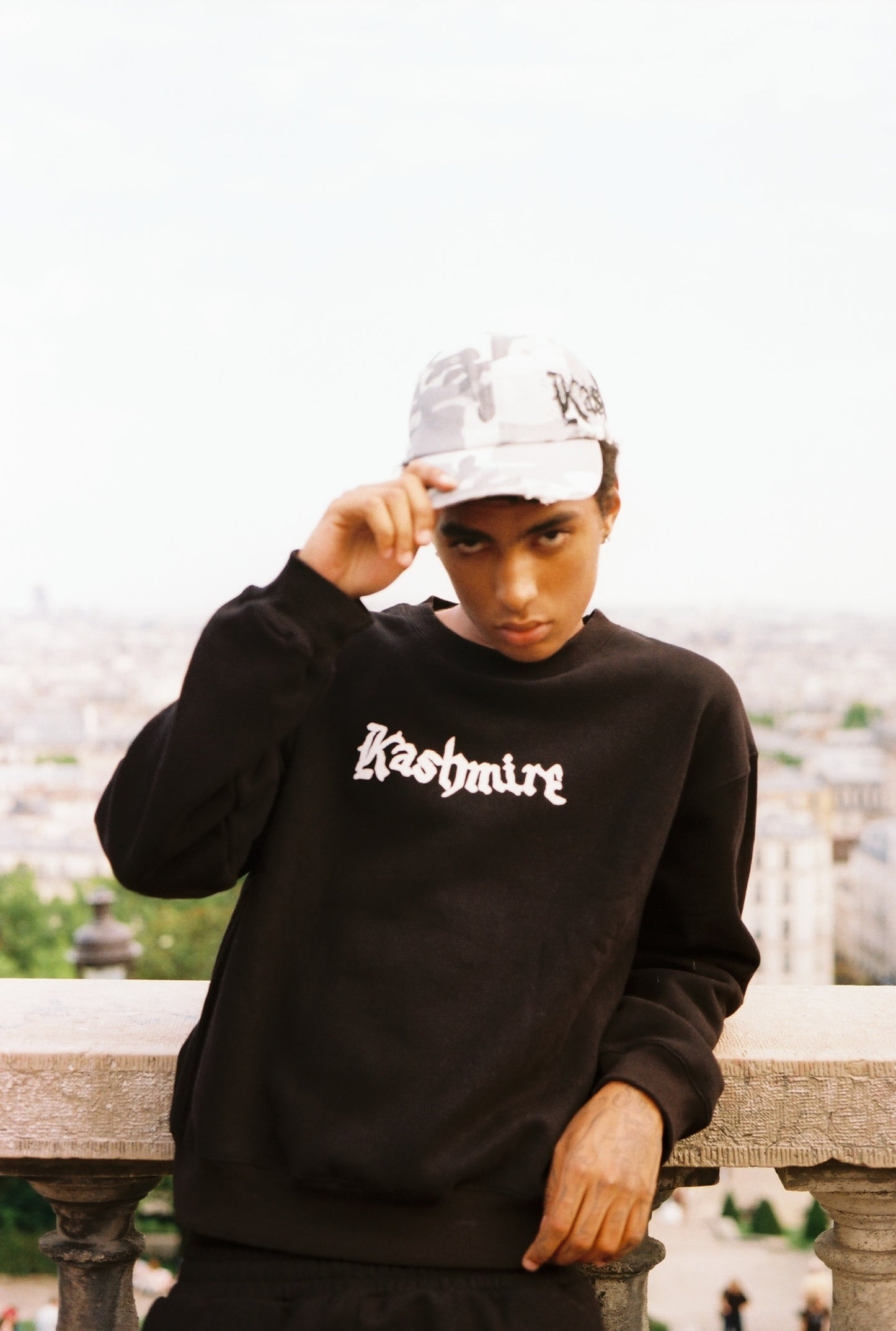 Kashmire - box logo crewneck