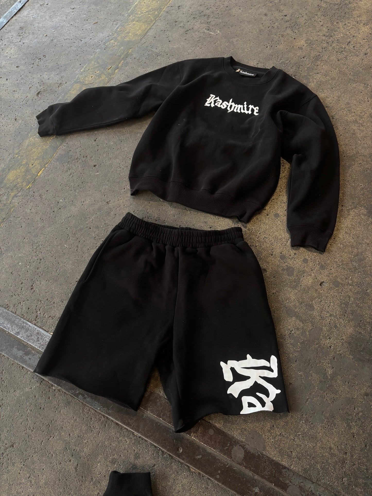 Kashmire - box logo crewneck